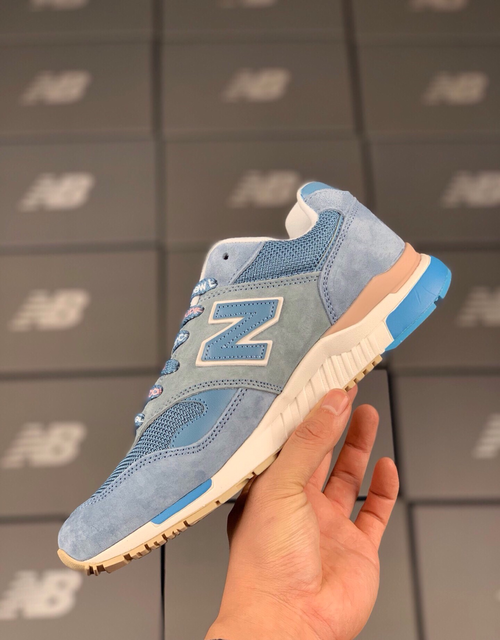 New Balance 840