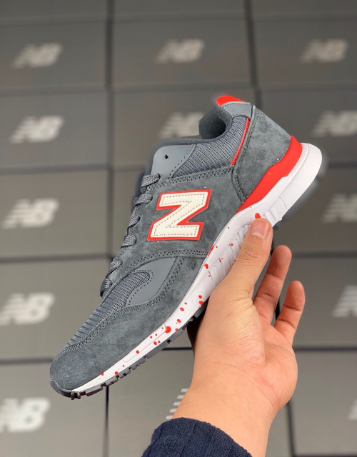 New Balance 840