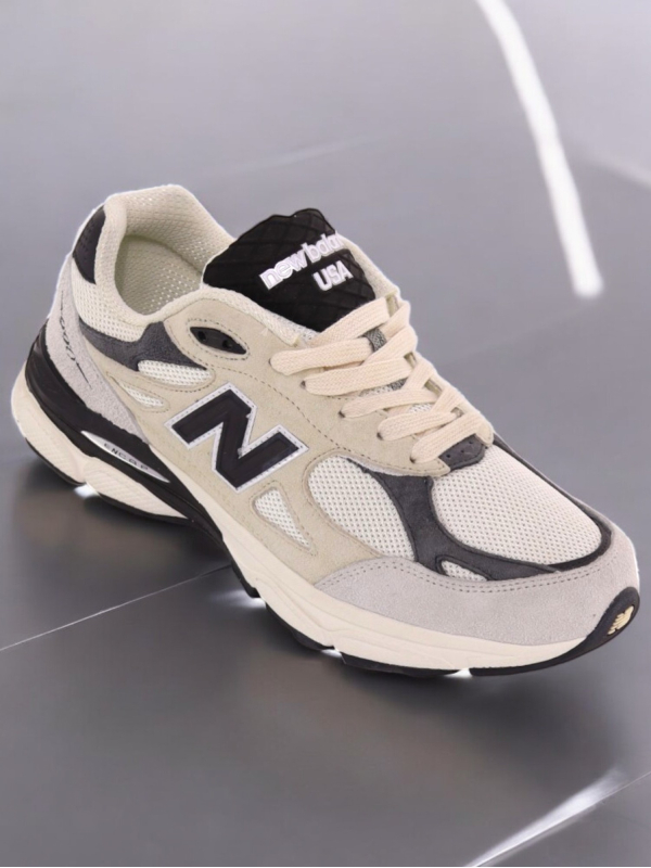 New Balance 990