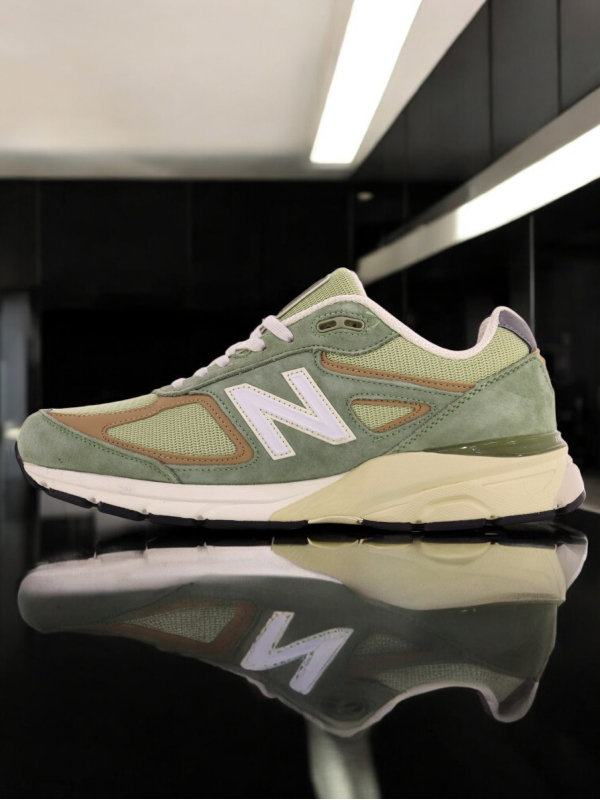 New Balance 990