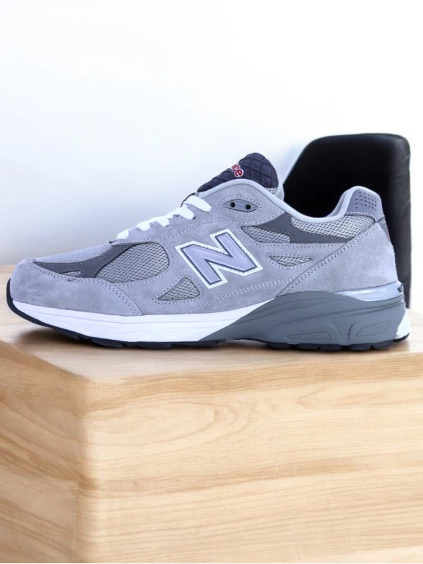 New Balance 990
