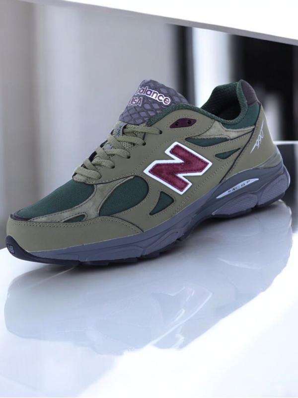 New Balance 990