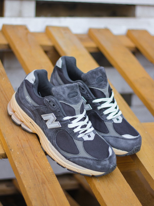 New Balance 2002R