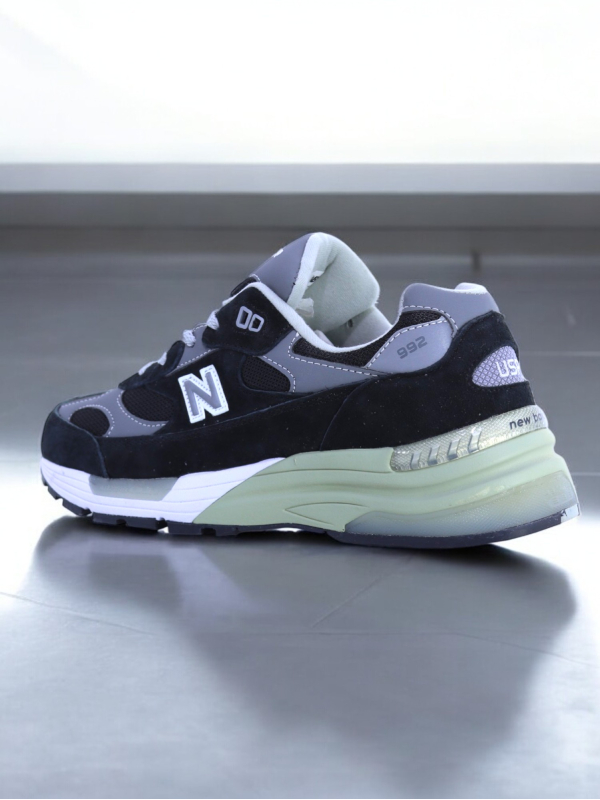 New Balance 992
