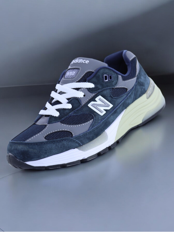 New Balance 992