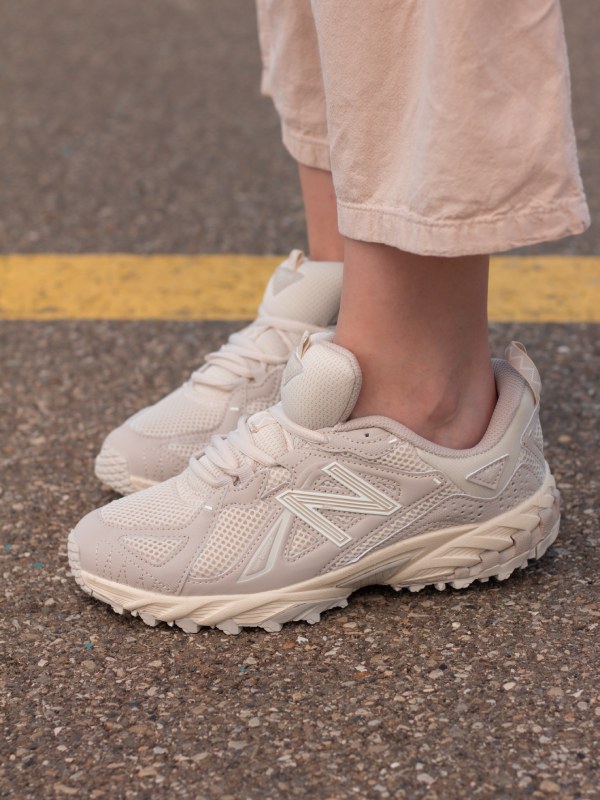 New Balance 610