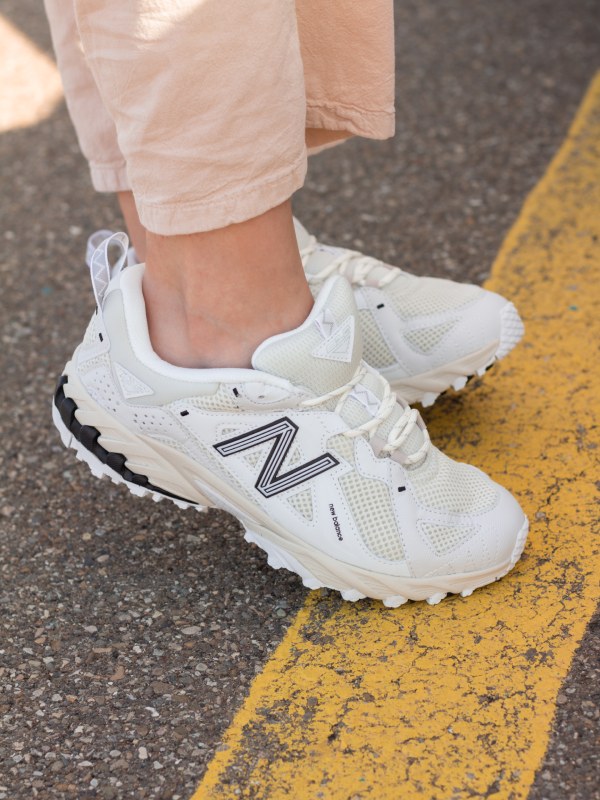 New Balance 610