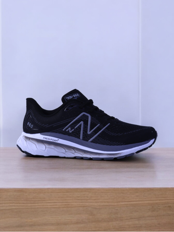 New Balance 860