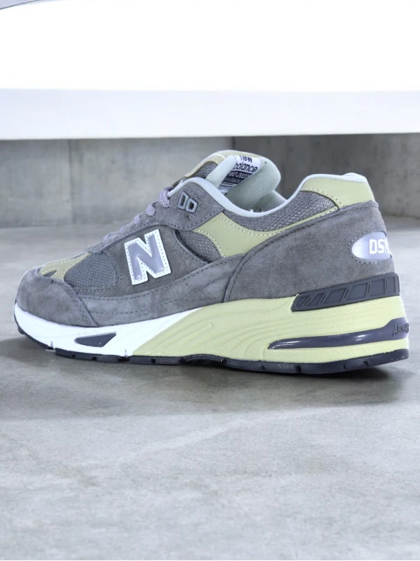 New Balance 991
