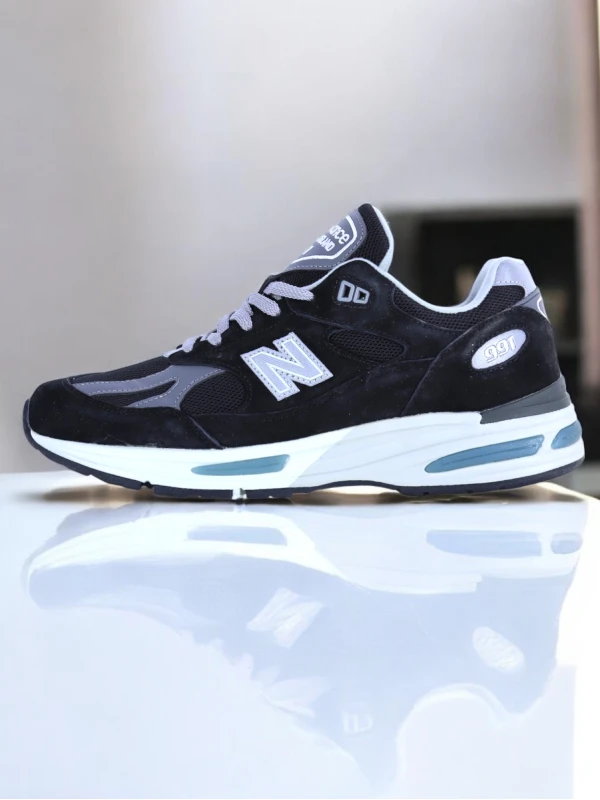 New Balance 991