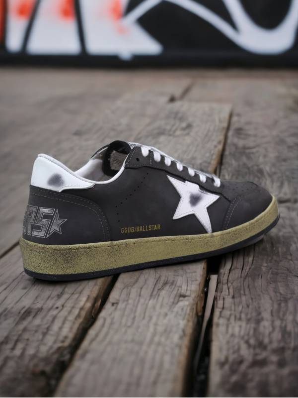 Golden Goose Ballstar