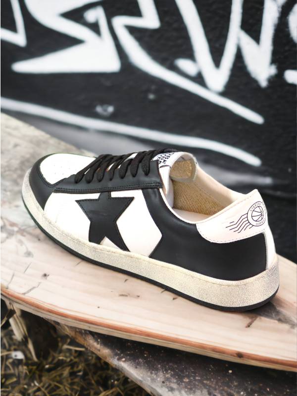 Golden Goose Ballstar
