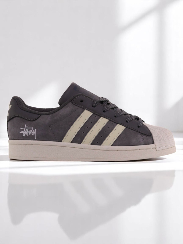 Adidas Superstar