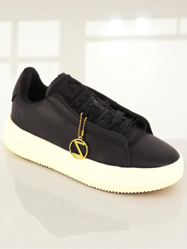 Adidas Acesmash