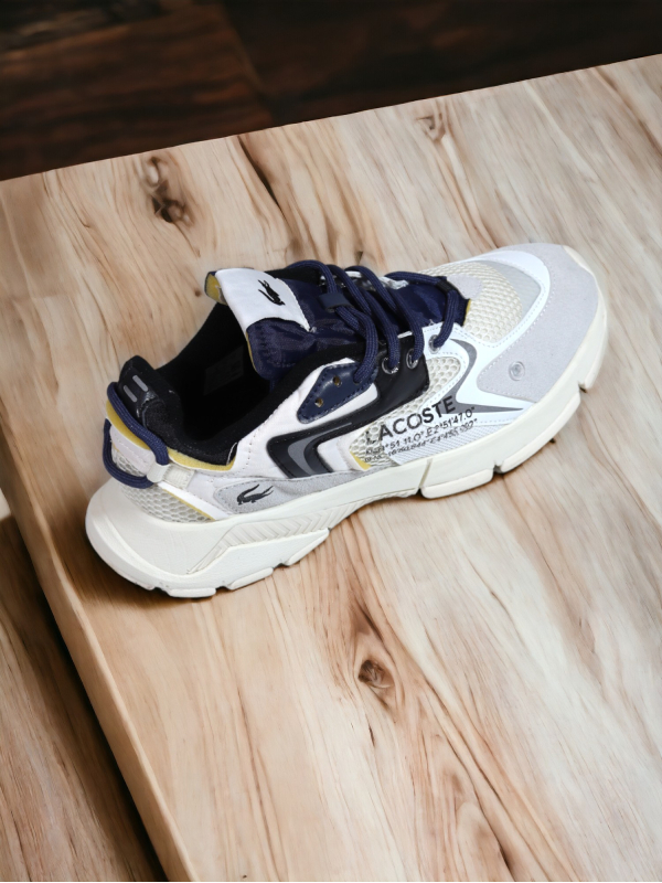 Lacoste L003 Neo