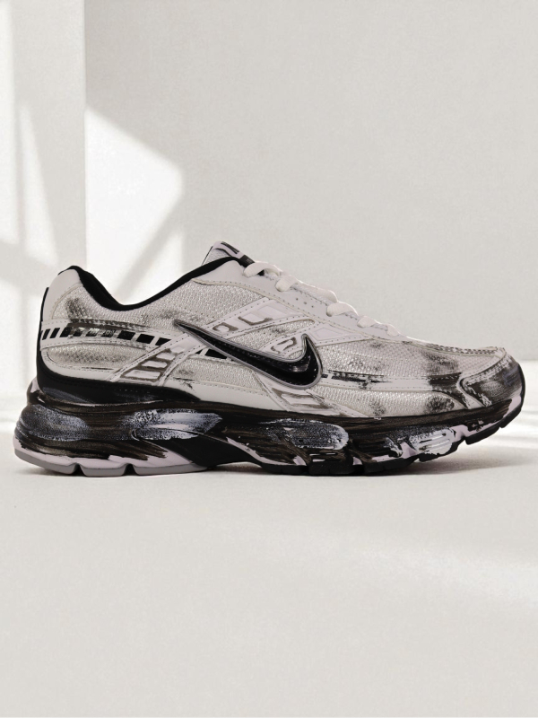Nike Initiator
