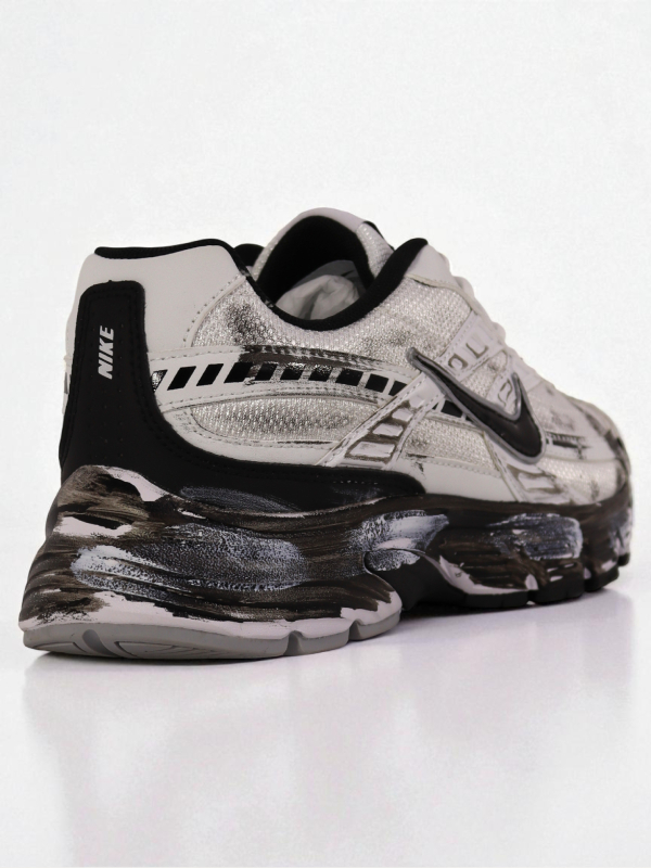 Nike Initiator