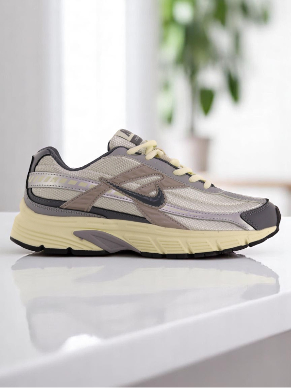 Nike Initiator