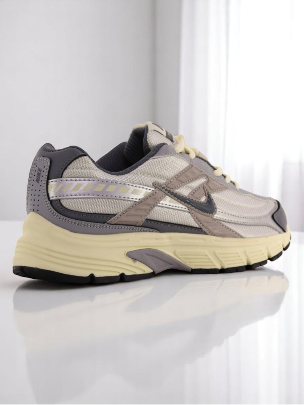Nike Initiator