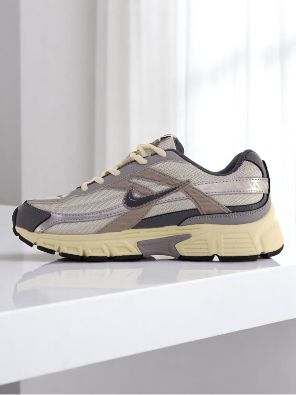 Nike Initiator