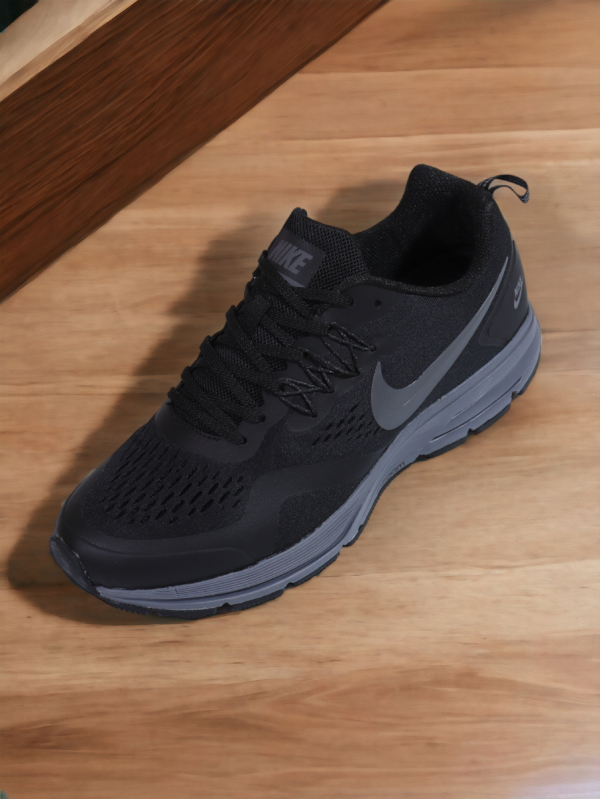 Nike Air Relentless 26