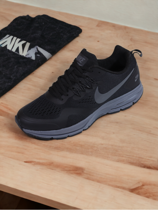 Nike Air Relentless 26