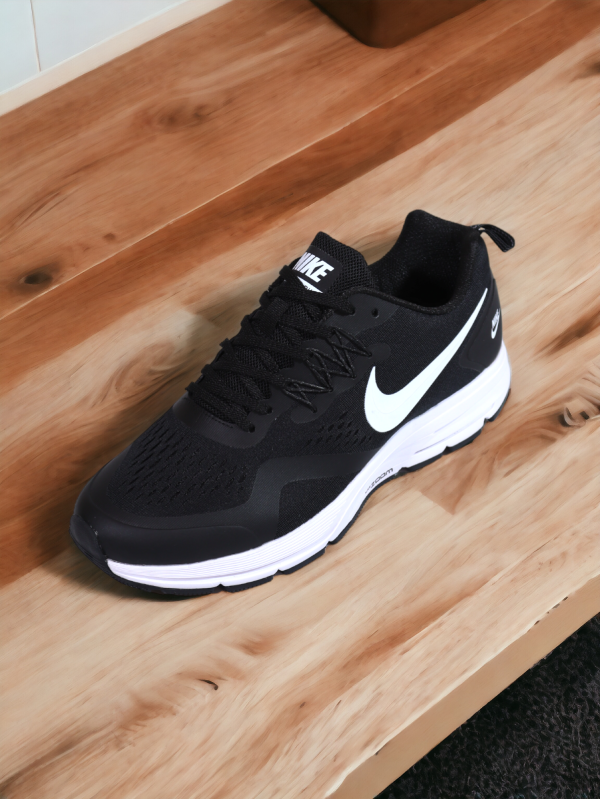 Nike Air Relentless 26