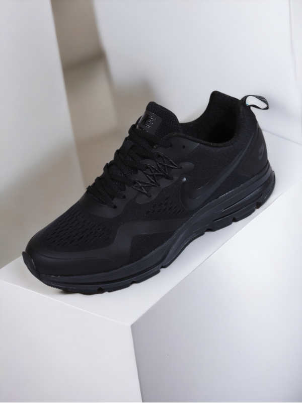 Nike Air Relentless 26