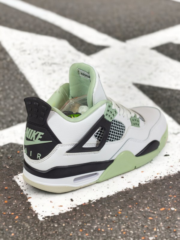 Nike Air Jordan 4