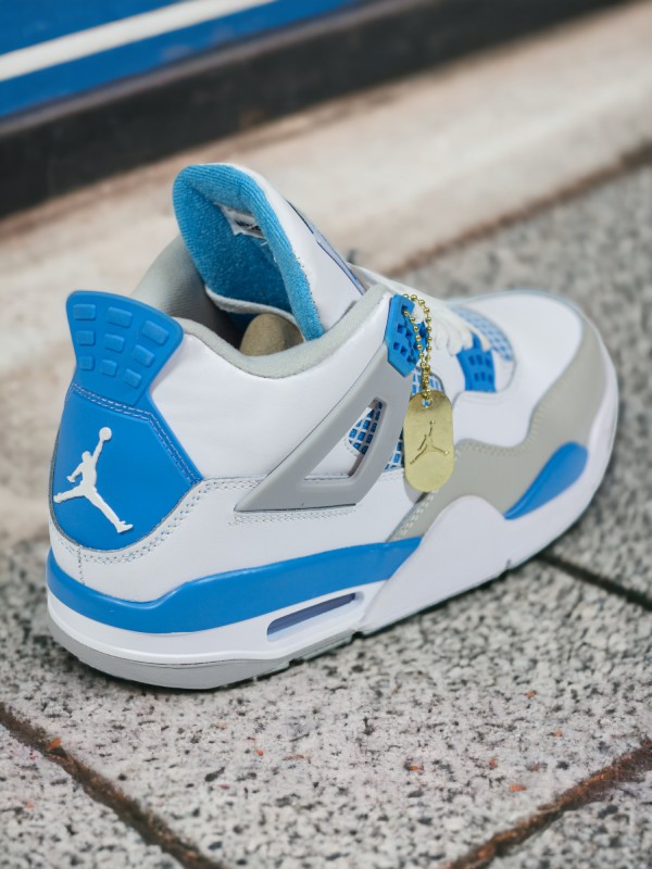 Nike Air Jordan 4