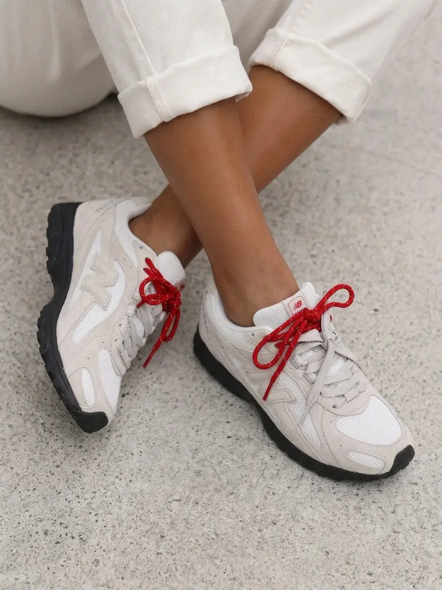 New Balance 204L