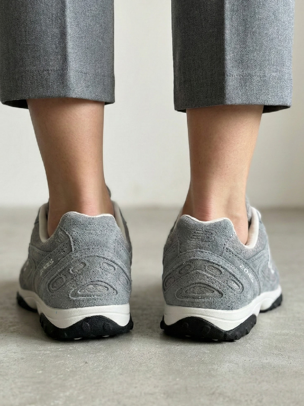 New Balance 204L