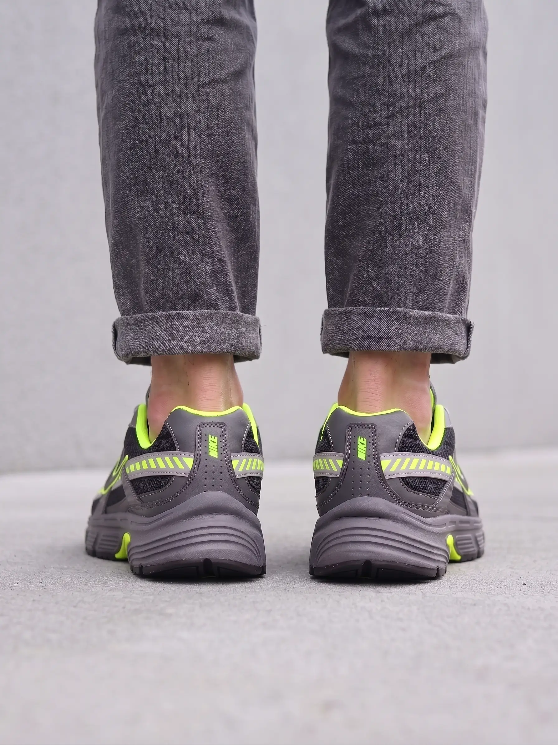Nike Initiator