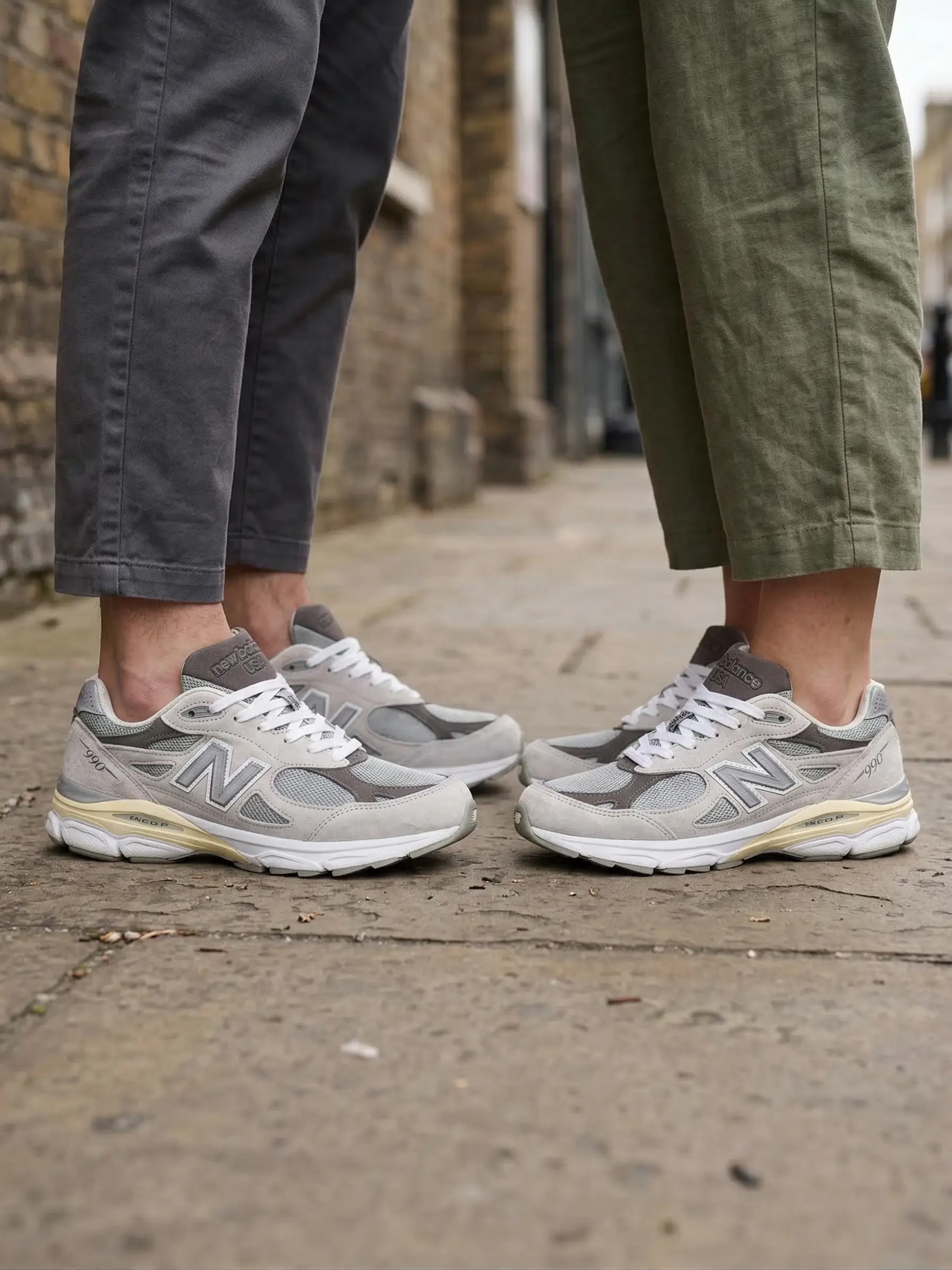 New Balance 990