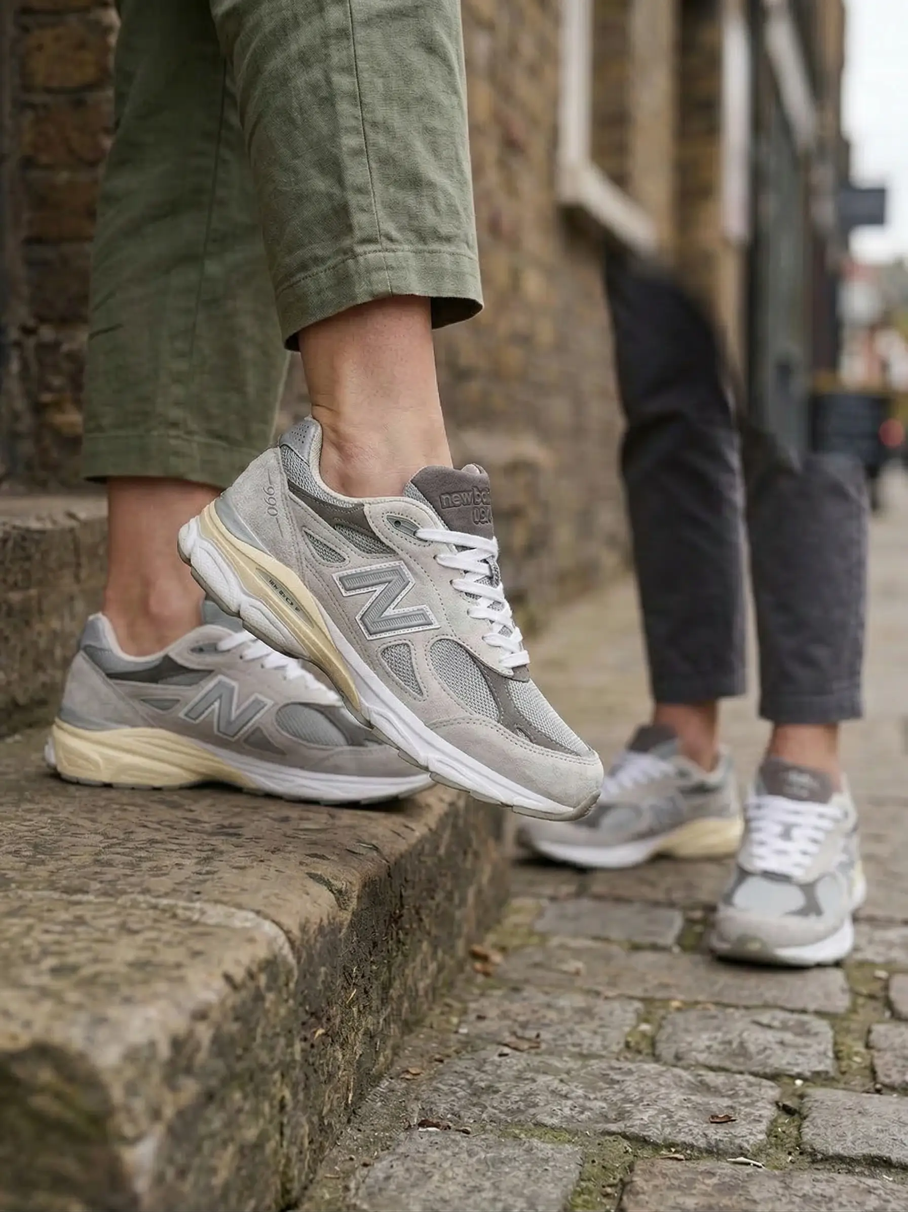 New Balance 990