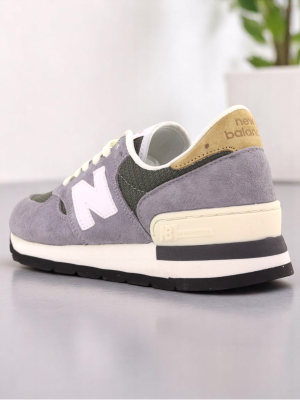 New Balance 990