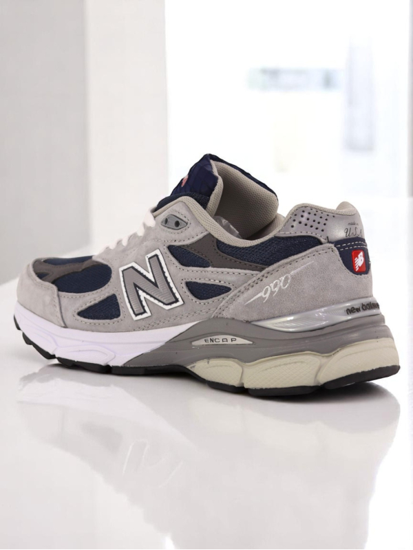New Balance 990