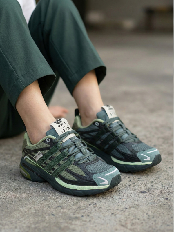 Unheardof x adidas Adistar Cushion 3