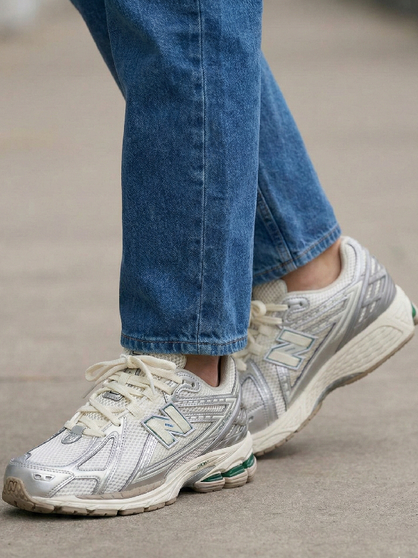 New Balance 1906