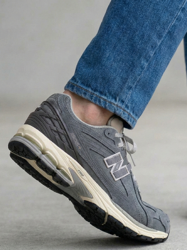 New Balance 1906
