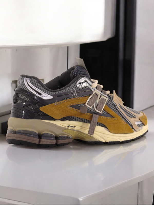 New Balance 1906